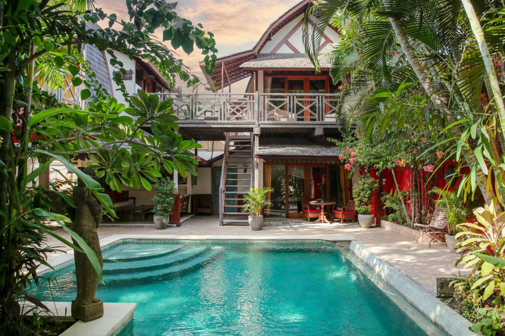 Hangat Seminyak (Bali)